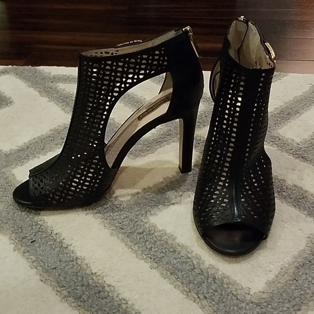 Louise et Cie  size 8.5 peep toe pumps